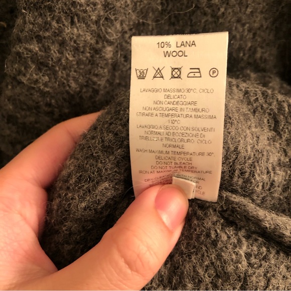 DOPPIAA Alpaca-knit V-neck Sweater (size S) - Picture 4 of 9